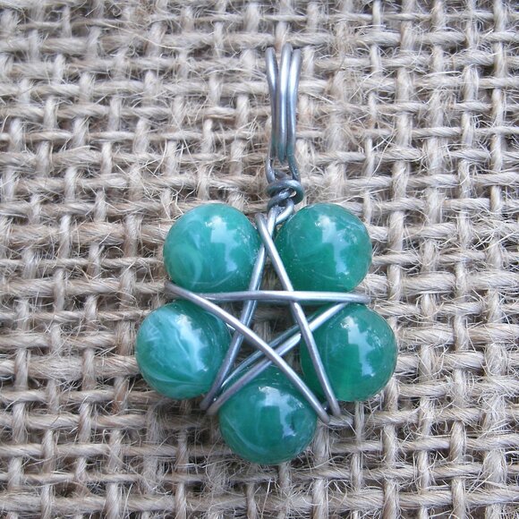 Handmade Faux Jade Beads Star Flower Pentacle Pendant - Picture 1 of 7